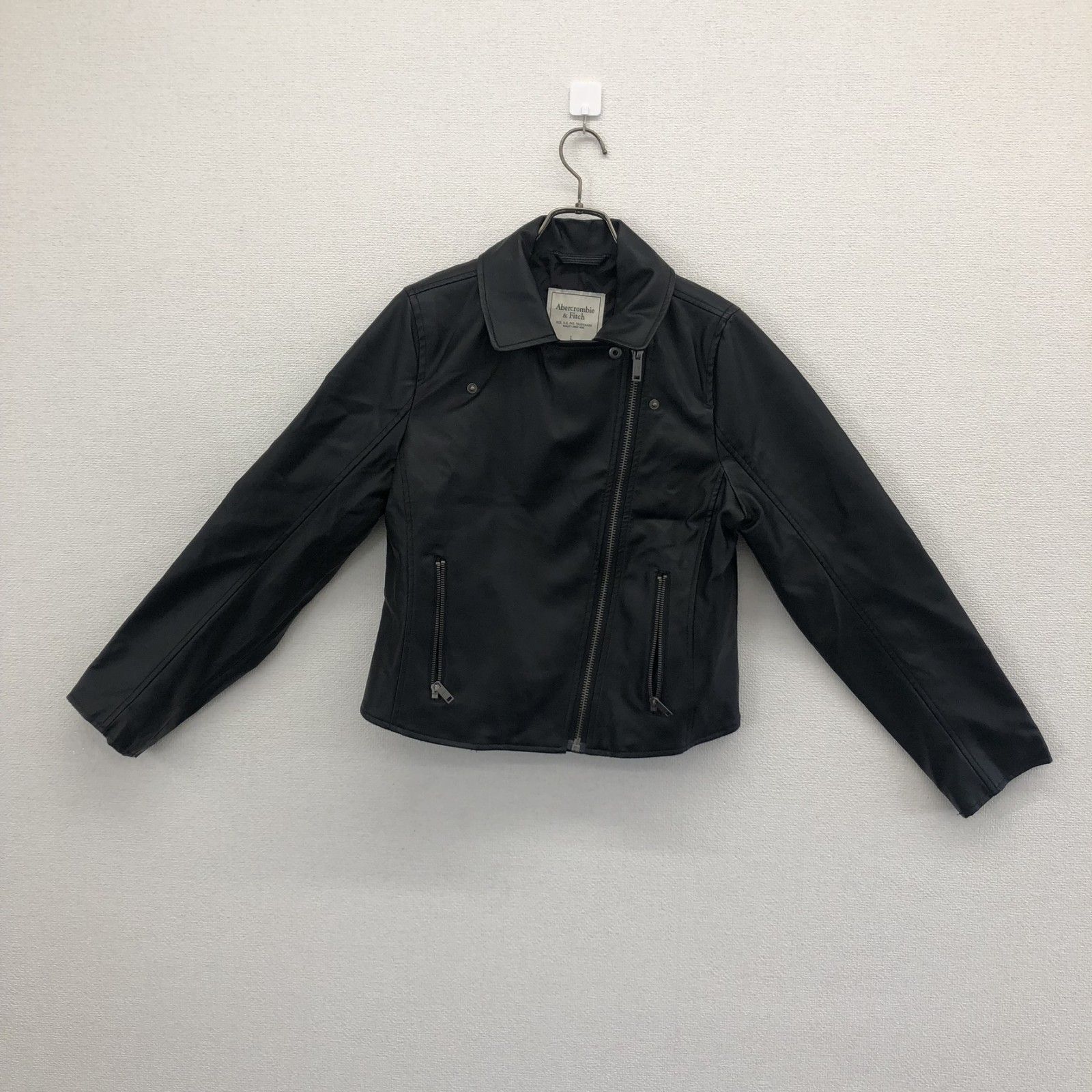 Abercrombie & Fitch】アバクロンビーアンドフィッチ 黒系 L Abercrombie & Fitch】アバクロンビーアンドフィッチ 黒系 L