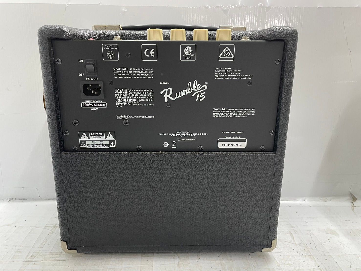 お値下げ☆ FENDER ☆ベースアンプ RUMBLE15 61HIuGjOifL._AC_SY200_QL15_.jpg