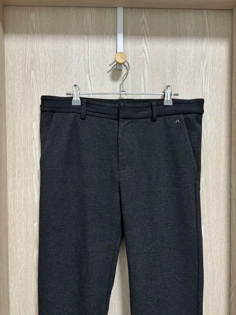 J.LINDEBERG J.リンドバーグ ゴルフ タイトフィット 秋冬 パンツ 32 33 | チャコール色 WWW_OLIVIERBERNSTEIN_COM