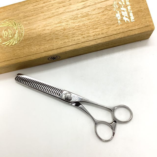 ナルトシザーズ ナルトシザーNARUTO SCISSORS 二梳きラムネS27 オフセット シザー セニング 美容ハサミ すきばさみ 美容師 理容師 約15～20% 右利き 5.8インチ sc2517