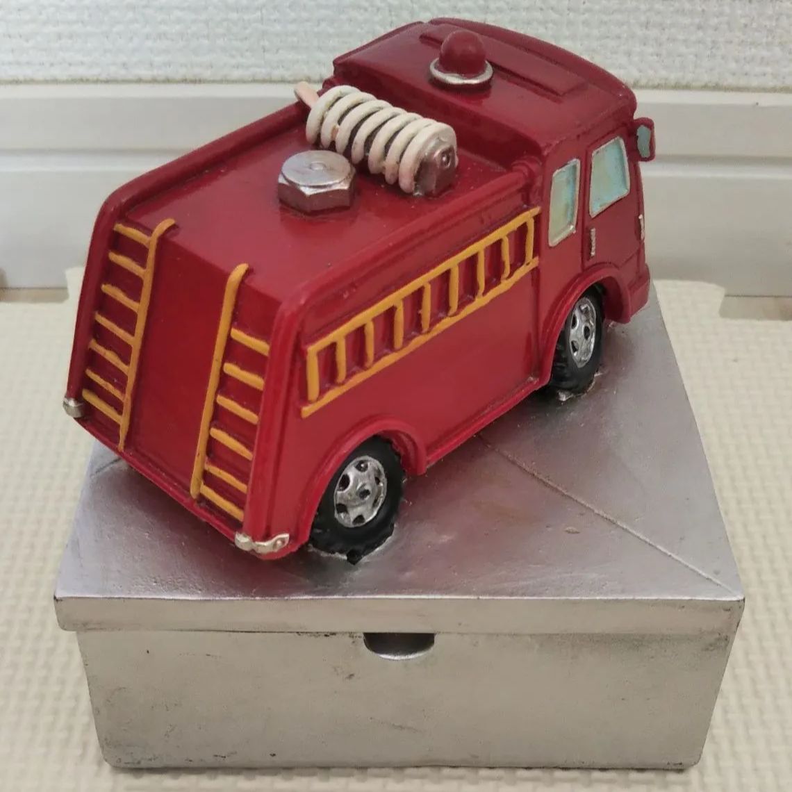 消防車の灰皿（小物入れ） - メルカリ