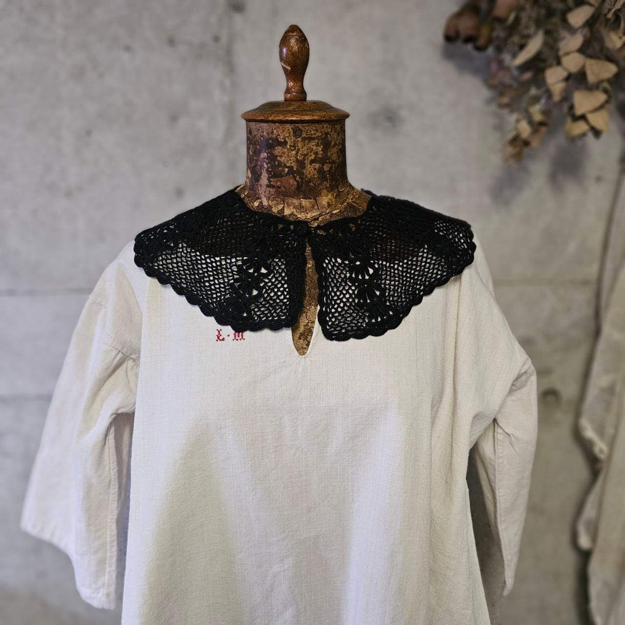 アンティークリネン　モノグラム刺繍　ワンピース ツハル モノグラム刺繍ワンピース新品ベージュ 完売 麻 リネン