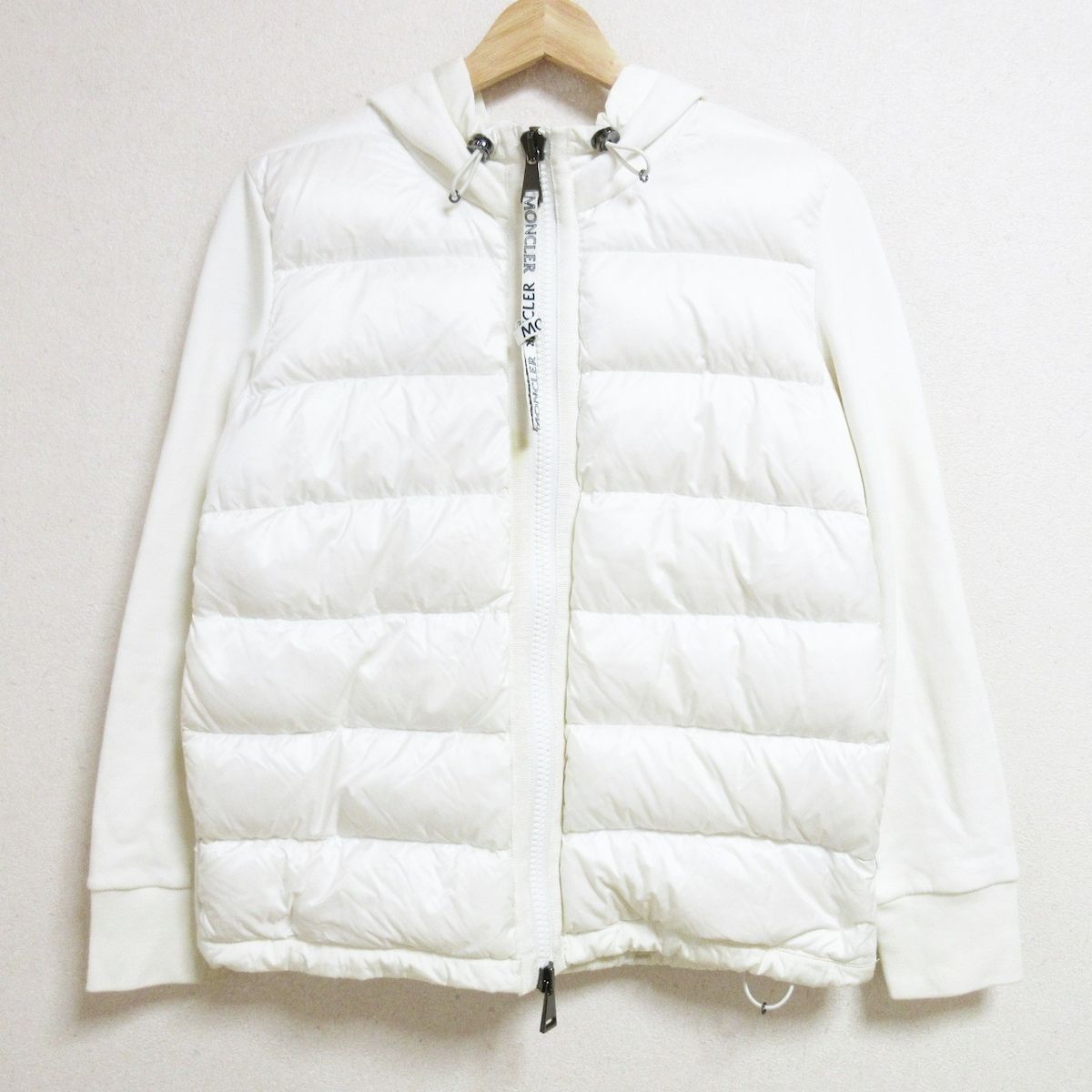 MONCLER(モンクレール) ブルゾン サイズS レディース MAGLIA CARDIGAN(マグリアカーディガン) 白 長袖/異素材切替 -  メルカリ