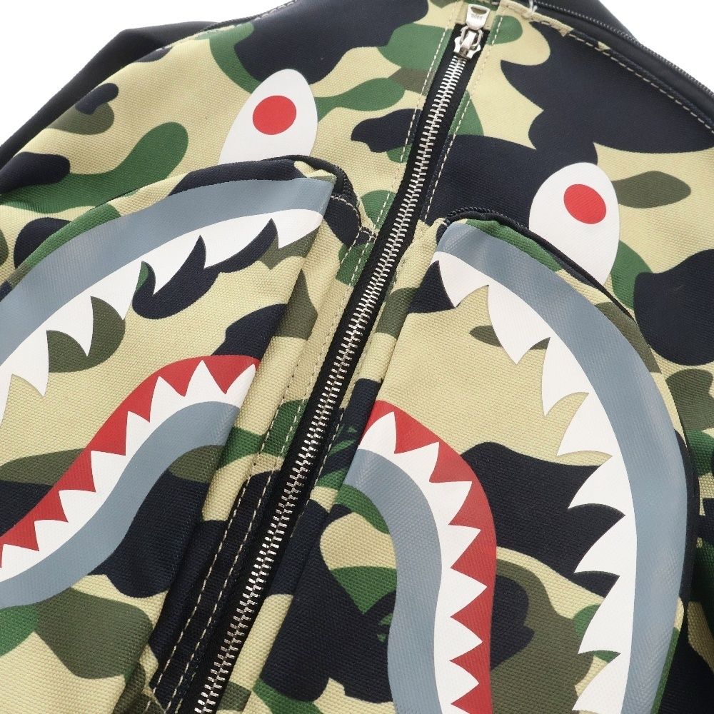 A BATHING APE (アベイシングエイプ) 1st Camo Shark Day Backpack