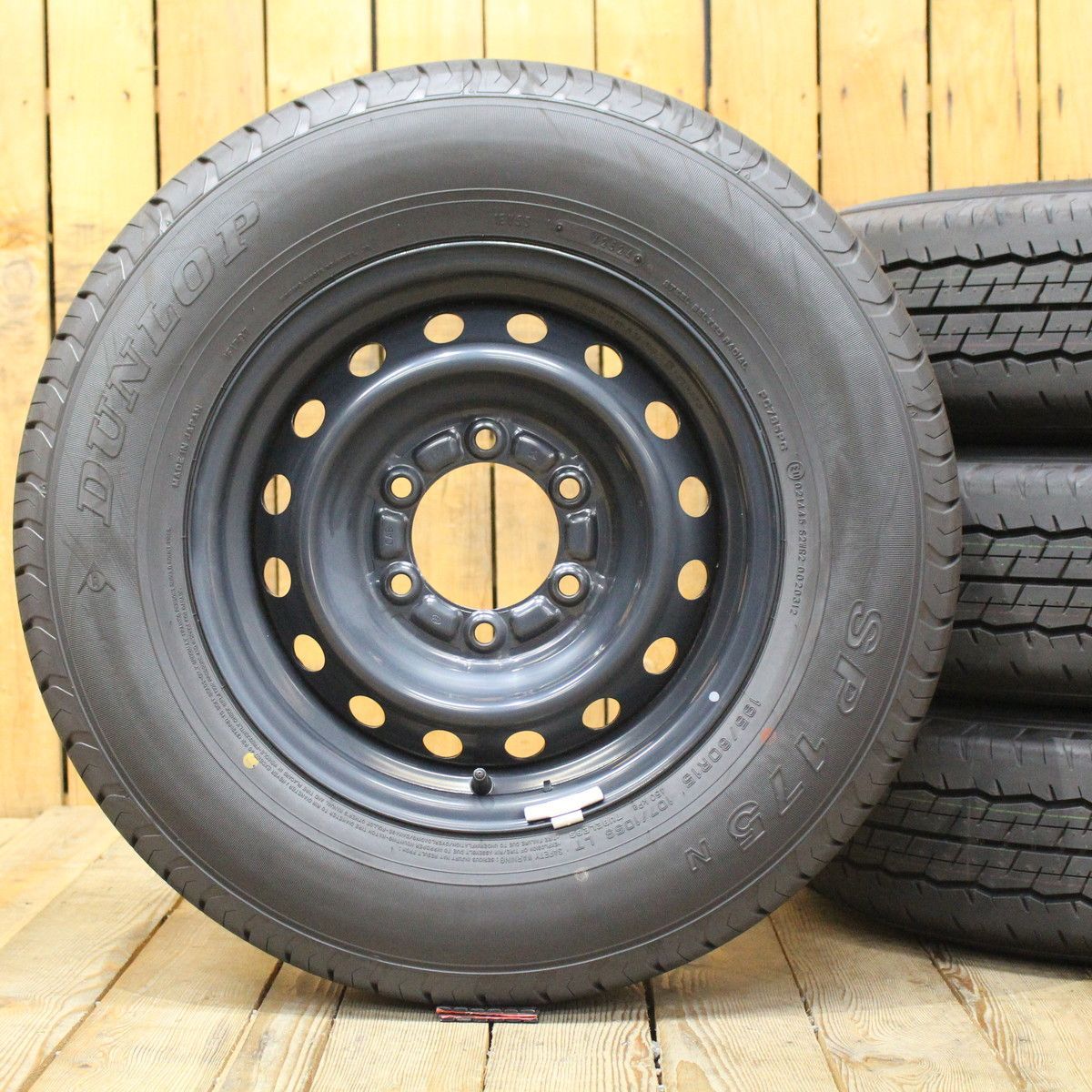 DUNLOP ハイエース新車外し15インチタイヤ 4本セット2024年製