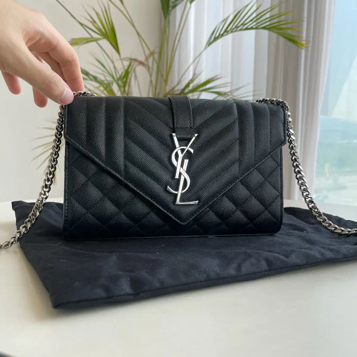 Saint Laurent サンローラン アンブロフ チェーンバッグ
