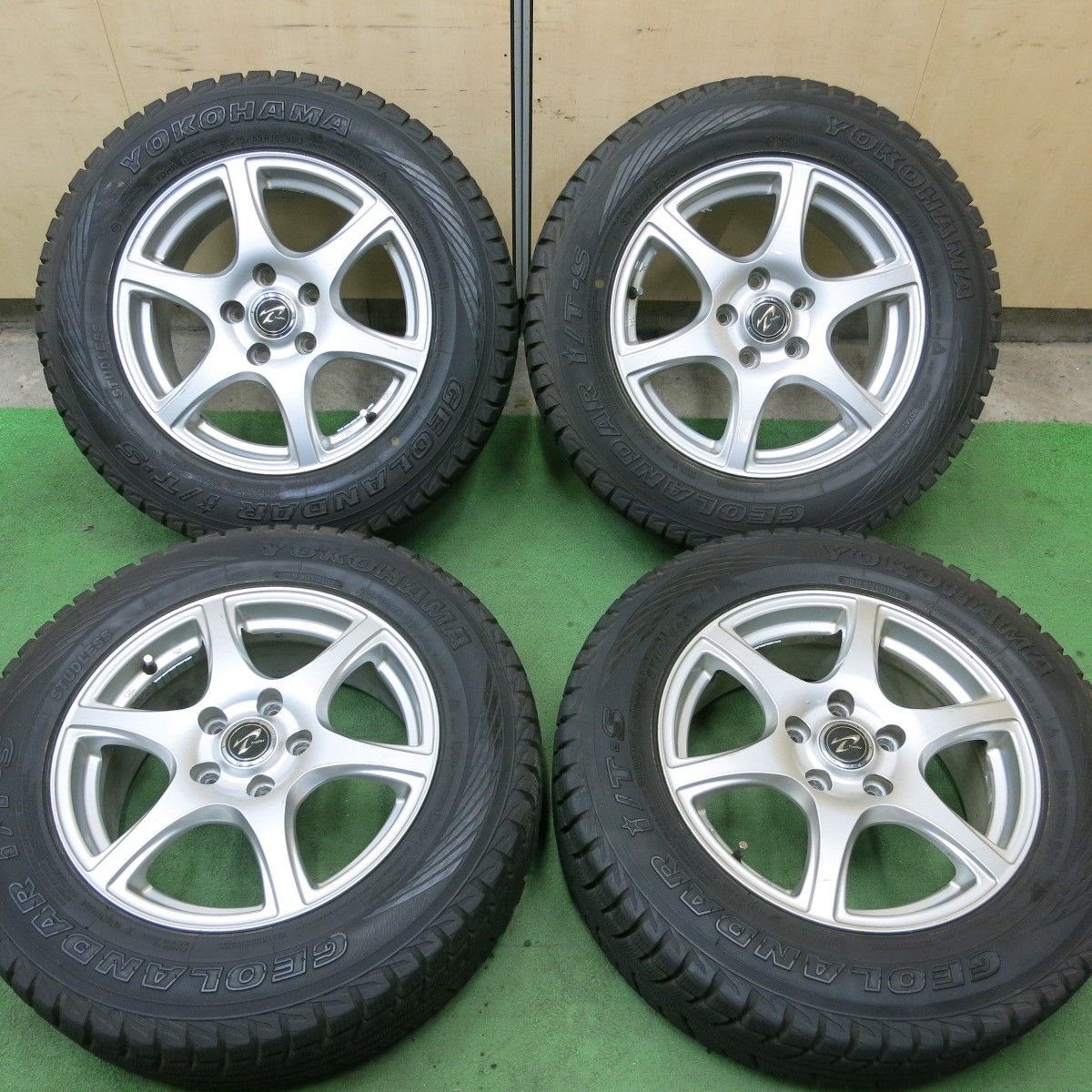 バリ溝 9.5分 スタッドレス 215|65R16 ヨコハマ ジオランダー i|T-S Treffer トレファー 16インチ PCD114.3|5H 5050105TTス