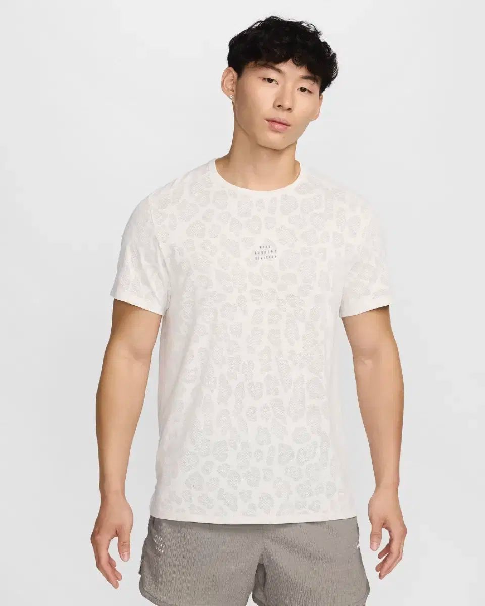 L Nike ナイキ 上昇 365 ランディビジョン ドライフィット 半袖Tシャツ Tシャツ