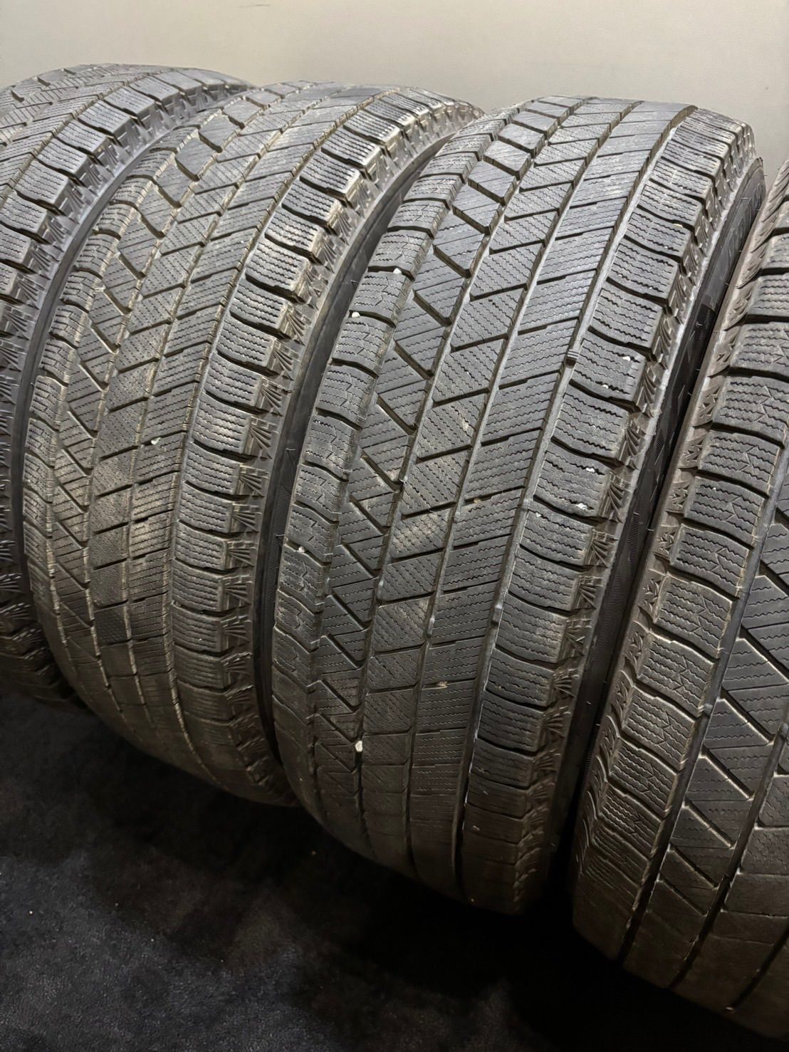 195|65R15 BRIDGESTONE|VRX3 23年製 スタッドレス 4本 ブリヂストン ブリザック ノア ヴォクシー プリウス 4-J373