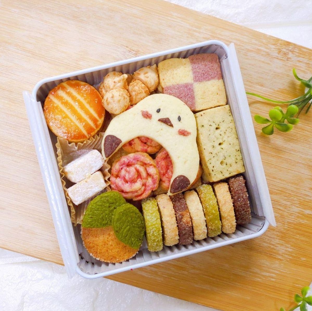 ✧YuRo◡̈*✧様　母の日クッキー缶【シマエナガの贈り物】✕２缶 母の日クッキー缶【シマエナガの贈り物】✨2缶セット✨ 5月5日