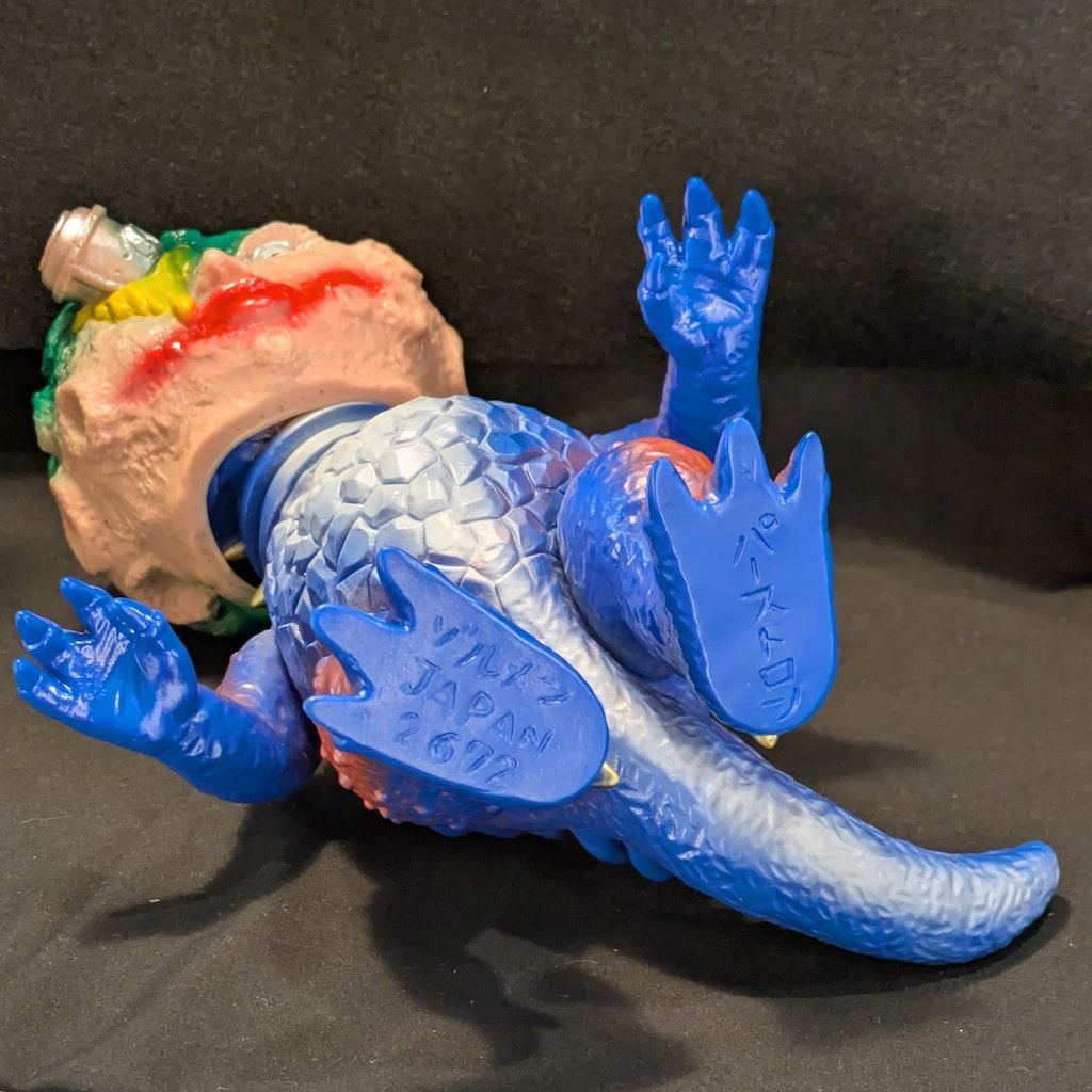ZOLLMEN Longneck 月面怪獣 青成型 - メルカリ