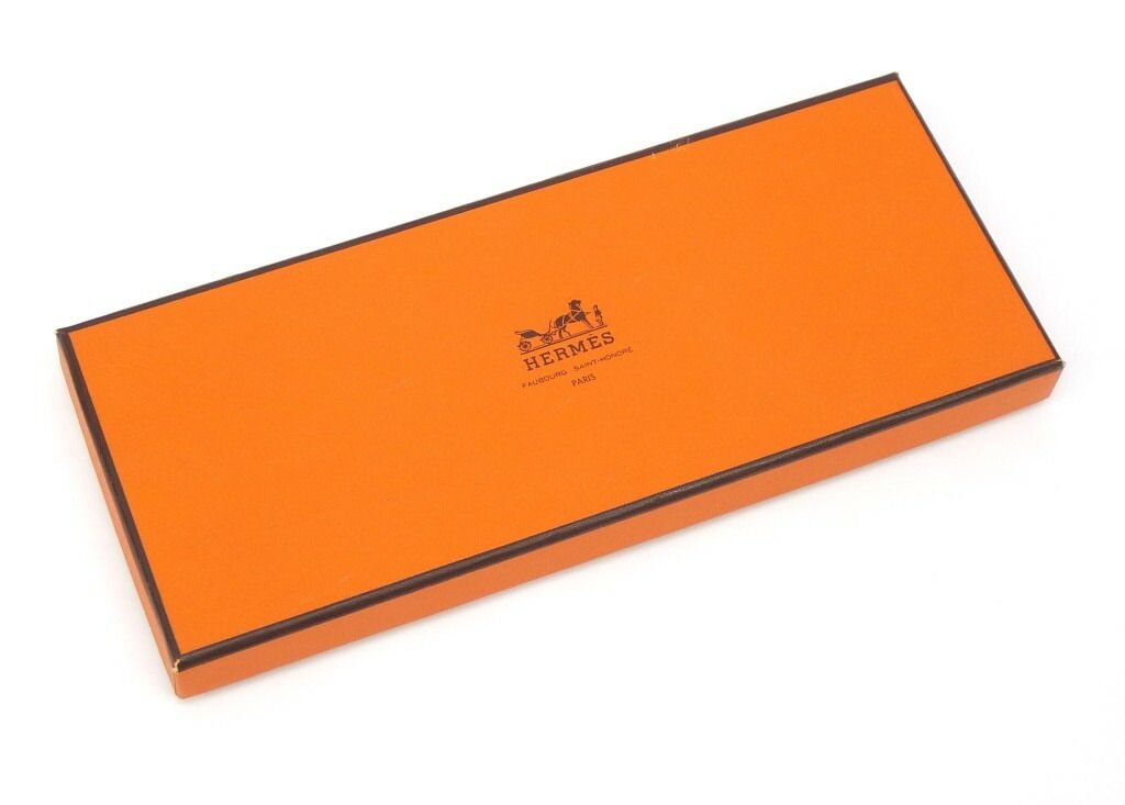 エルメス カレ45 去年の雪 Neige d'Antan スカーフ HERMES HERMES エルメス スカーフ カレ45 Neige d'Antan 去年の雪（美品
