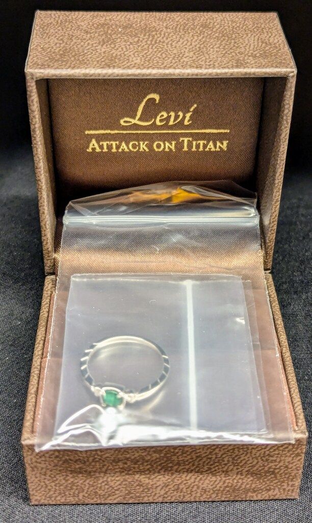 進撃の巨人 リヴァイ兵長　バースデー記念リング&アクリルスタンド ☆12/25リヴァイ兵士長バースデー記念リング☆TVアニメ『進撃の巨人