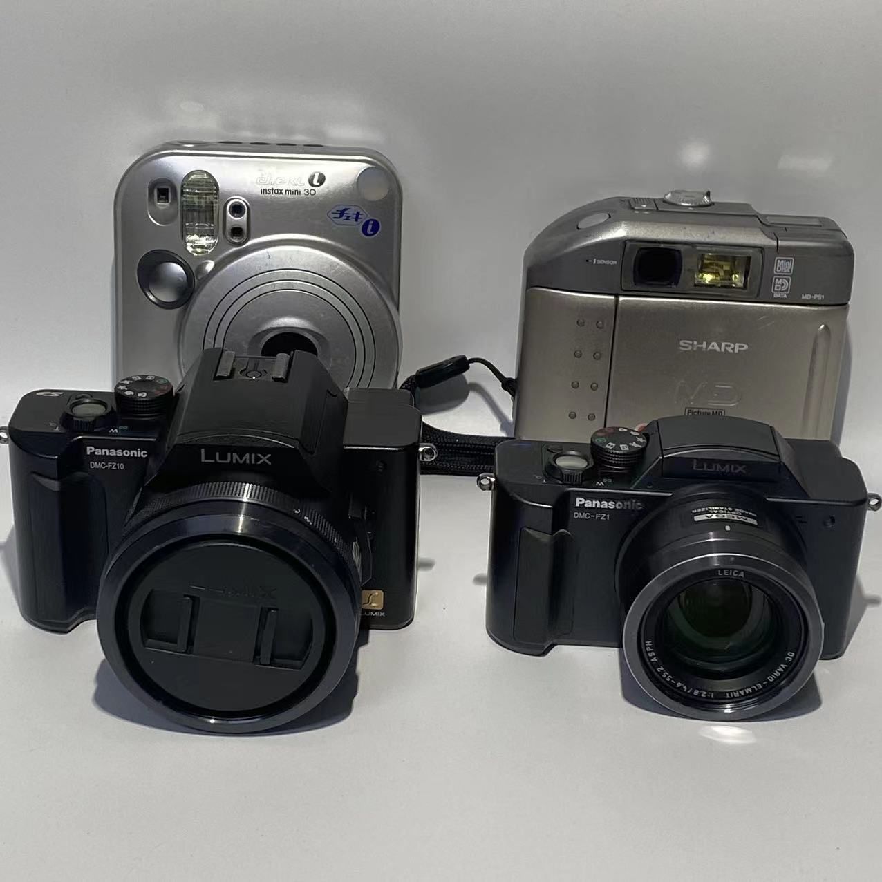 【現状品】FUJIFILM INSTAX MINI 30・SHARP MD-PS1-S・PanasonicLUMIXDMC-FZ10/DMC-FZ1まとめ売り