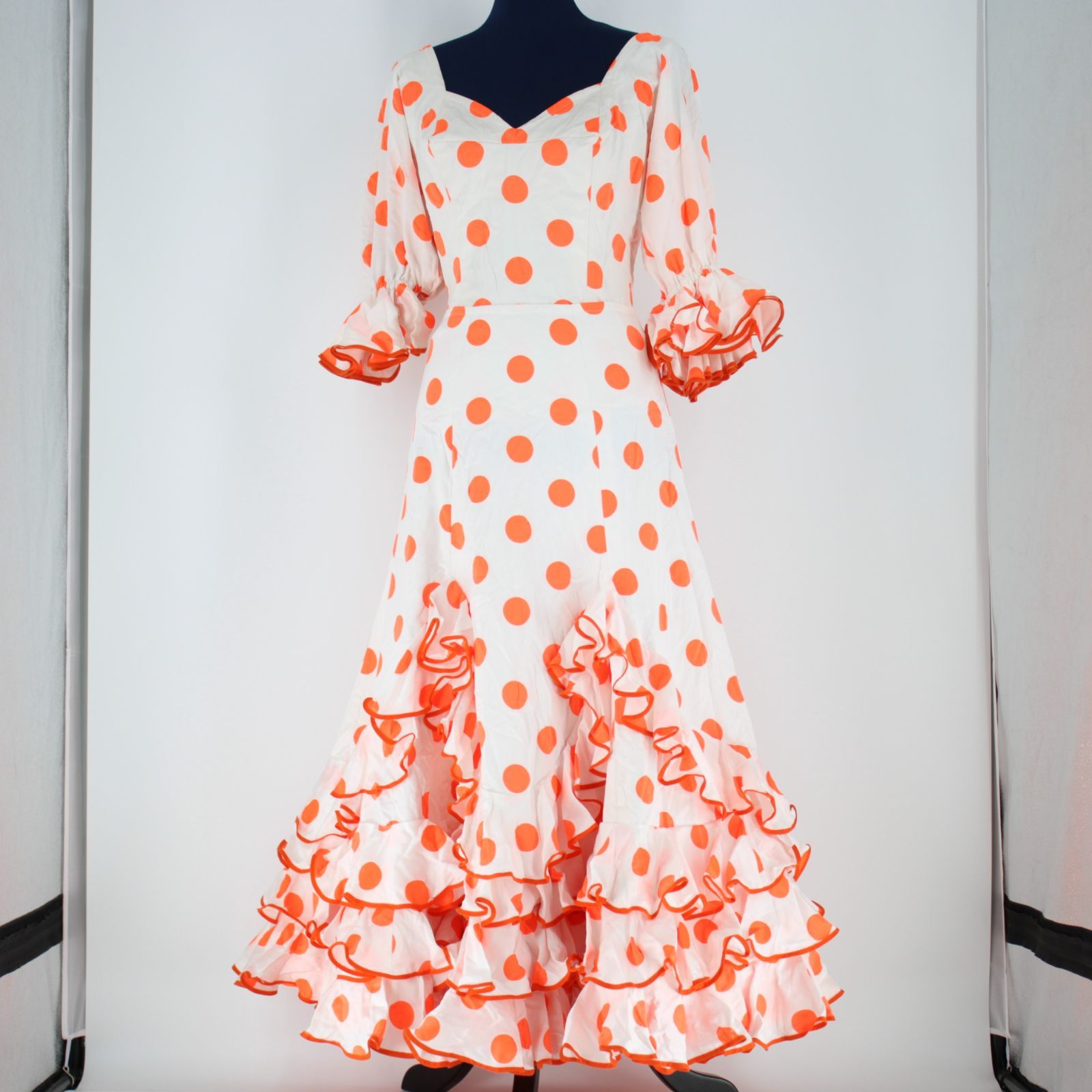 フラメンコ衣装】ホワイト×豪華ボランテ 上下セット ツーピース