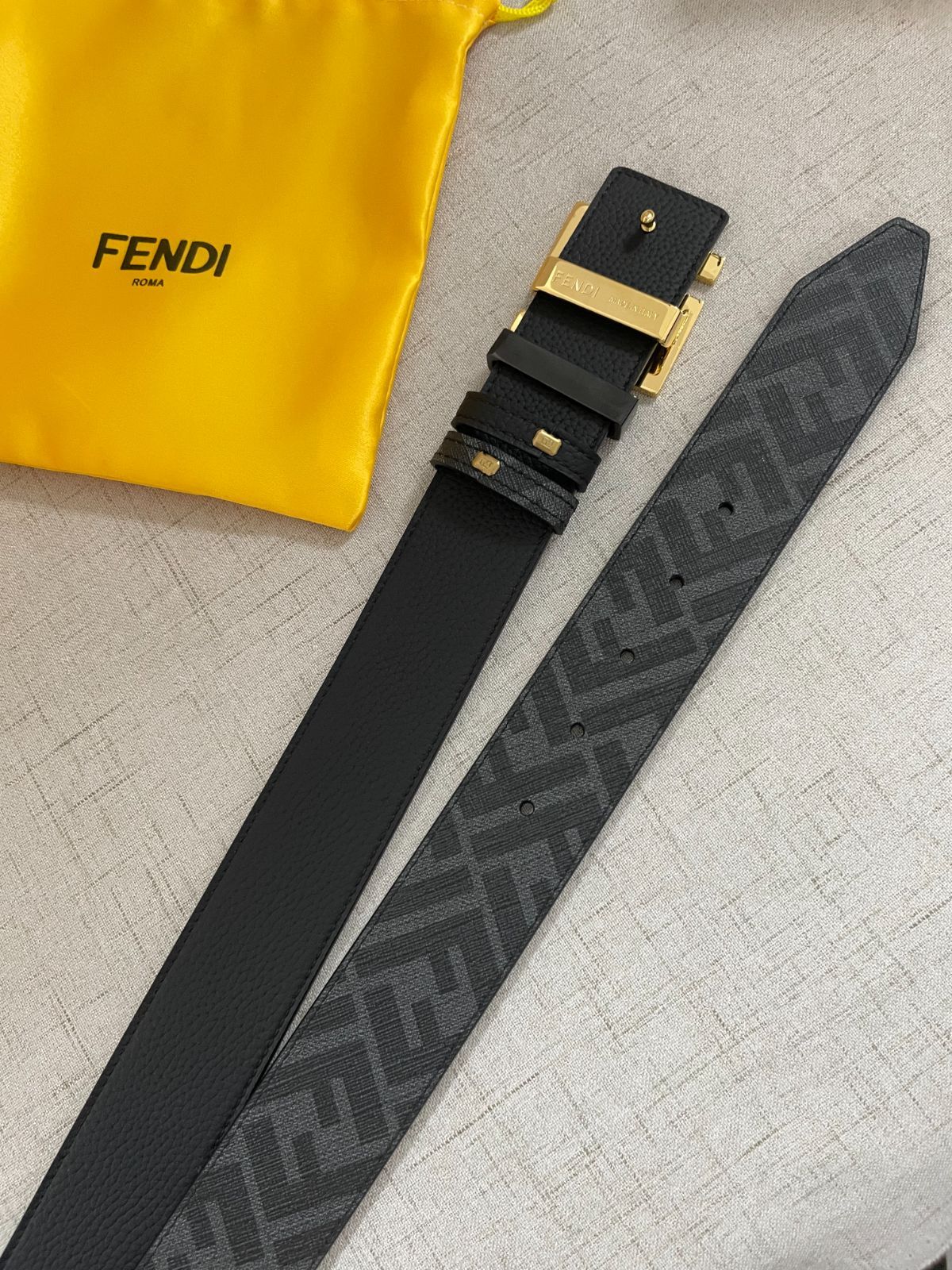 人気品FENDI フェンディ モンスター ベルト 幅4CM - メルカリ