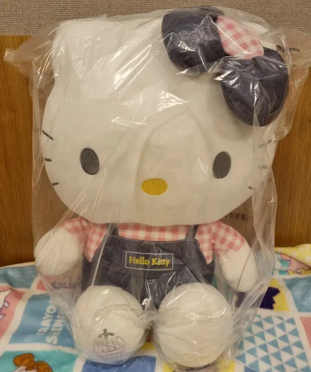 ハローキティ ラージドール 50cm