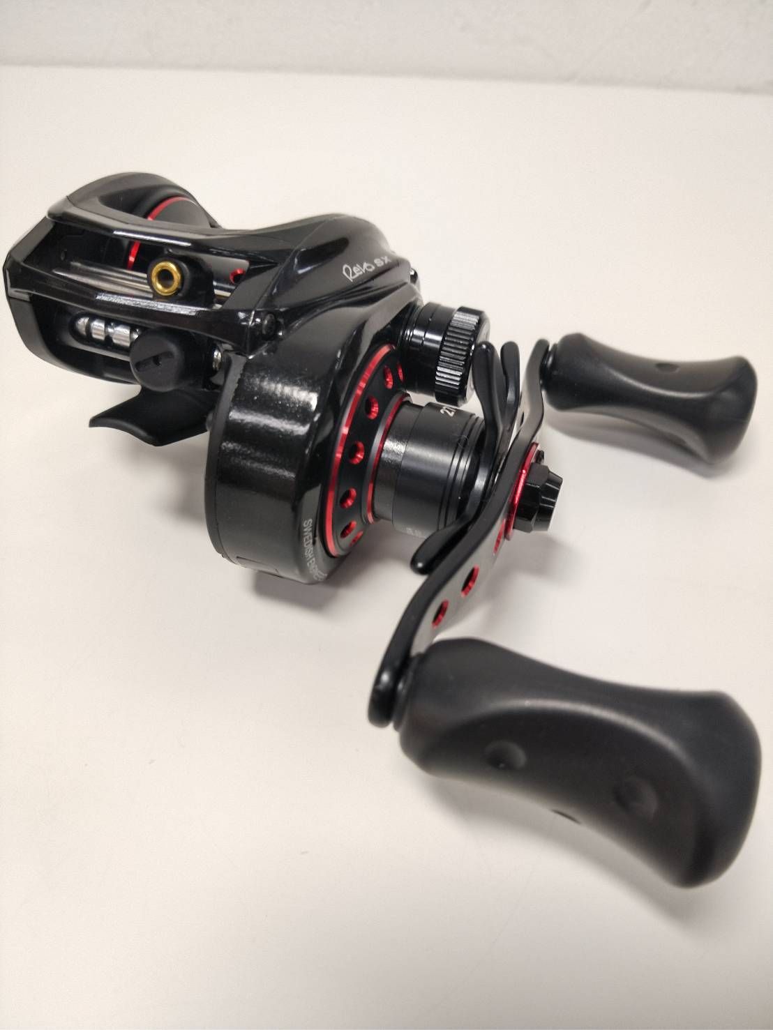 ＡＢＵ ＲＥＶＯ レボ ４ ＳＸ－Ｌ ブラック バス ベイト リール 左巻 レフト ＬＥＦＴ 船小物 ０８