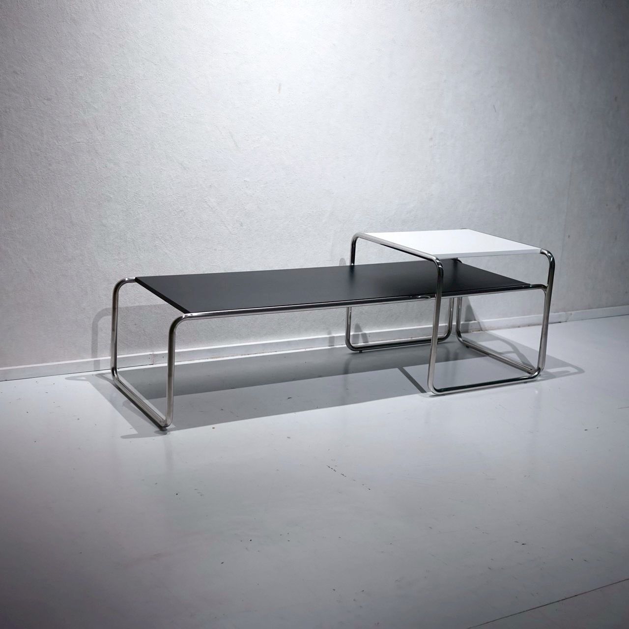 ★Marcel Breuer リプロダクト サイドテーブル Laccio 黒 Marcel Breuer Black Laccio Side End Table Knoll Studio