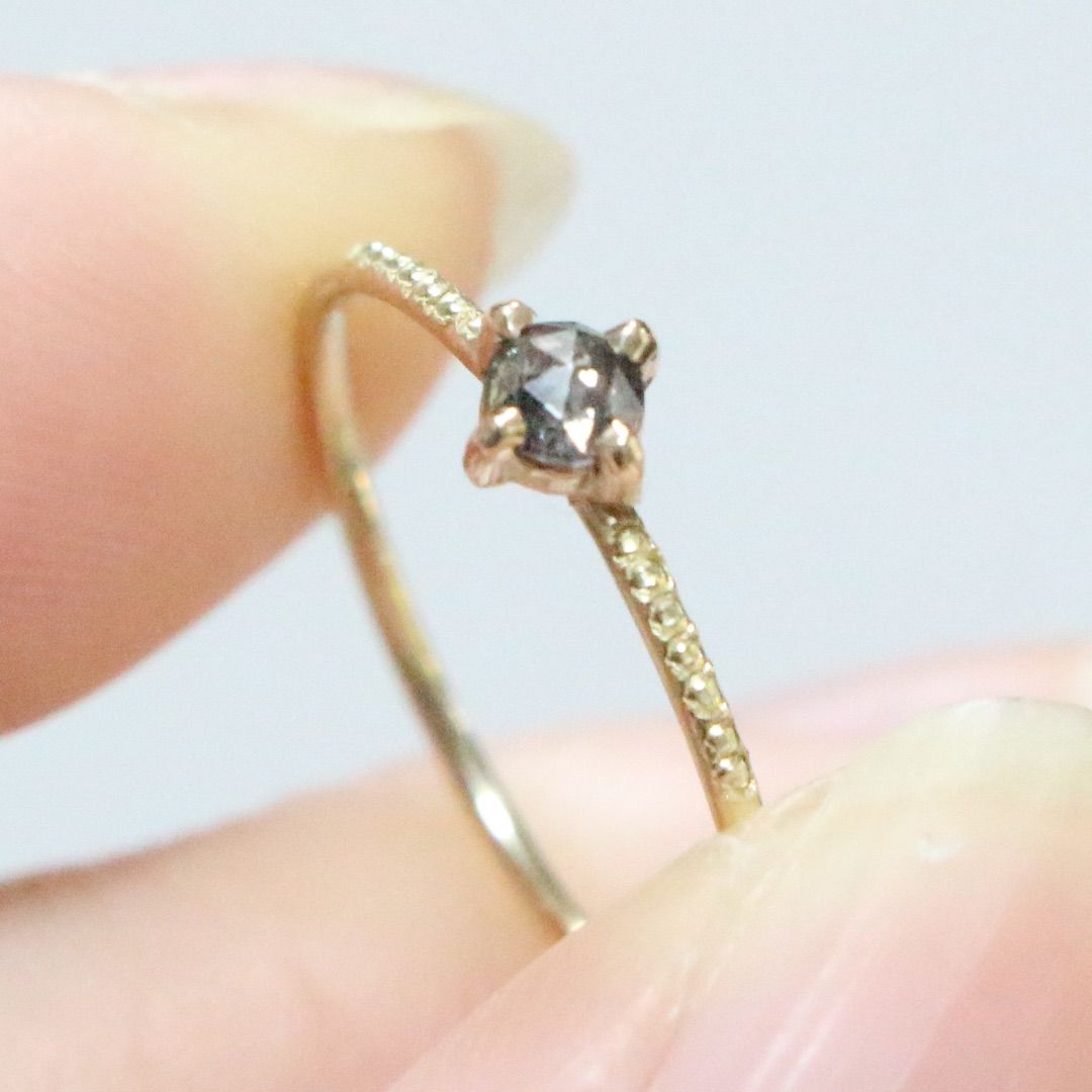 素敵クールなローズカットのソルトアンドペッパーダイヤモンドK10ゴールドリング 個性派ダイヤモンド♦︎素敵クールなローズカットのソルトアンド