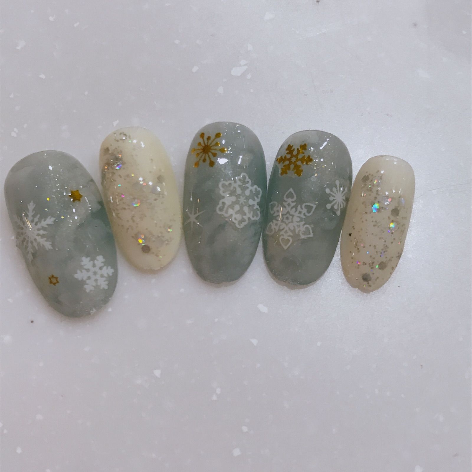 メルカリshops ネイルチップ 冬ネイル 雪の結晶ネイル