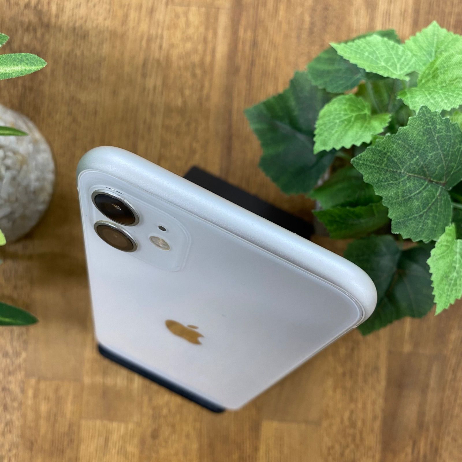 iPhone 11 64Gb ホワイト国内版SIMフリー送料無料 - メルカリ