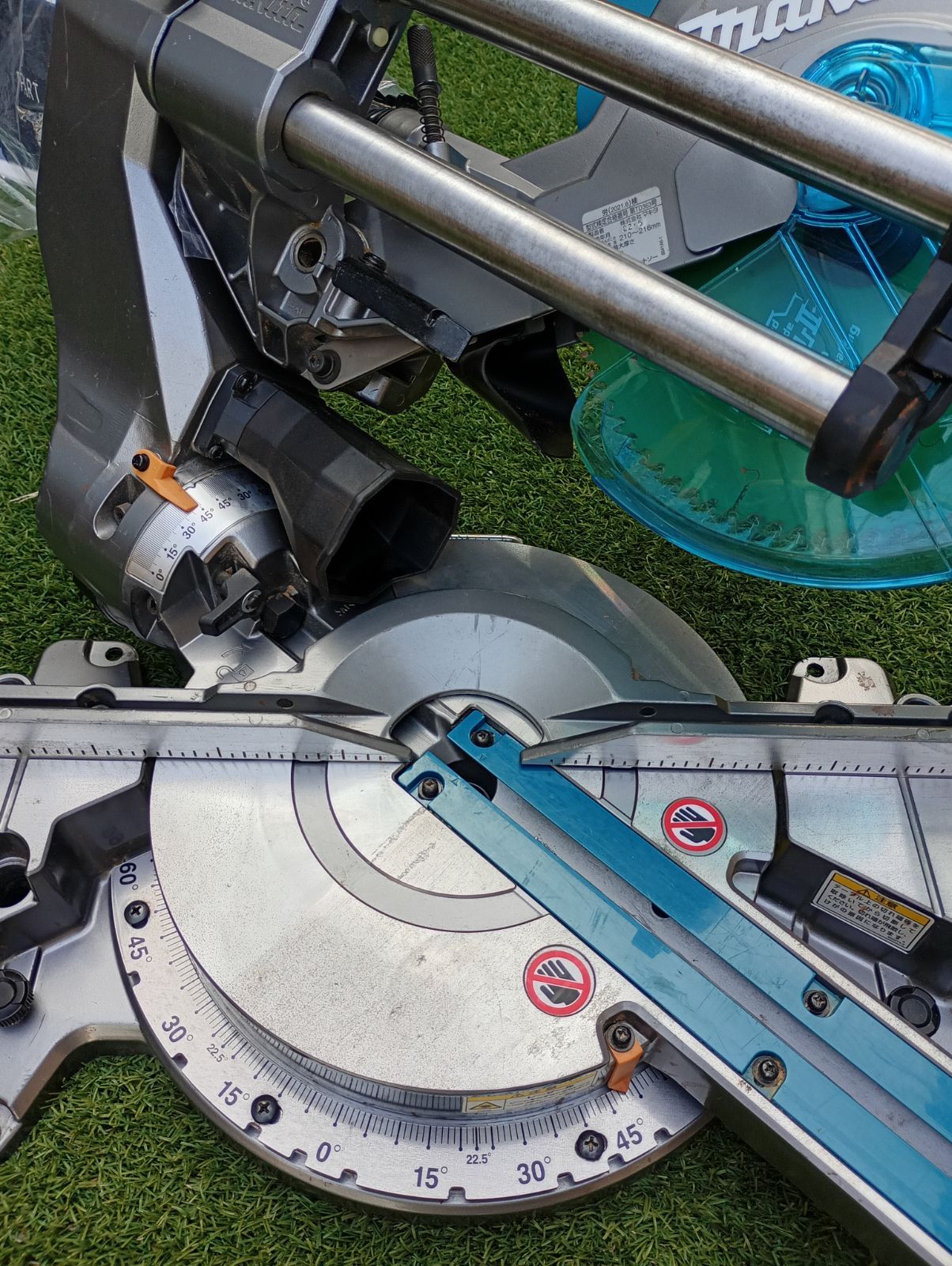 ☆マキタ最新モデル216㎜充電式スライドマルノコ マキタ】1尺材が一