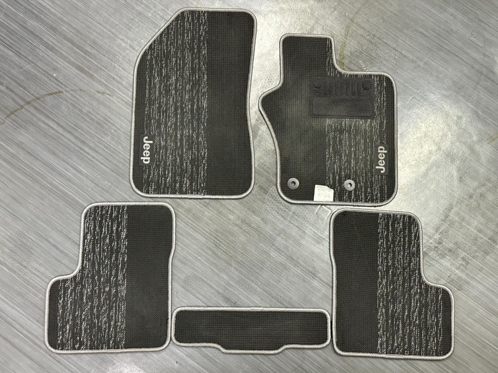 値下げ！ JEEP ジープ 純正品 レネゲード BV 