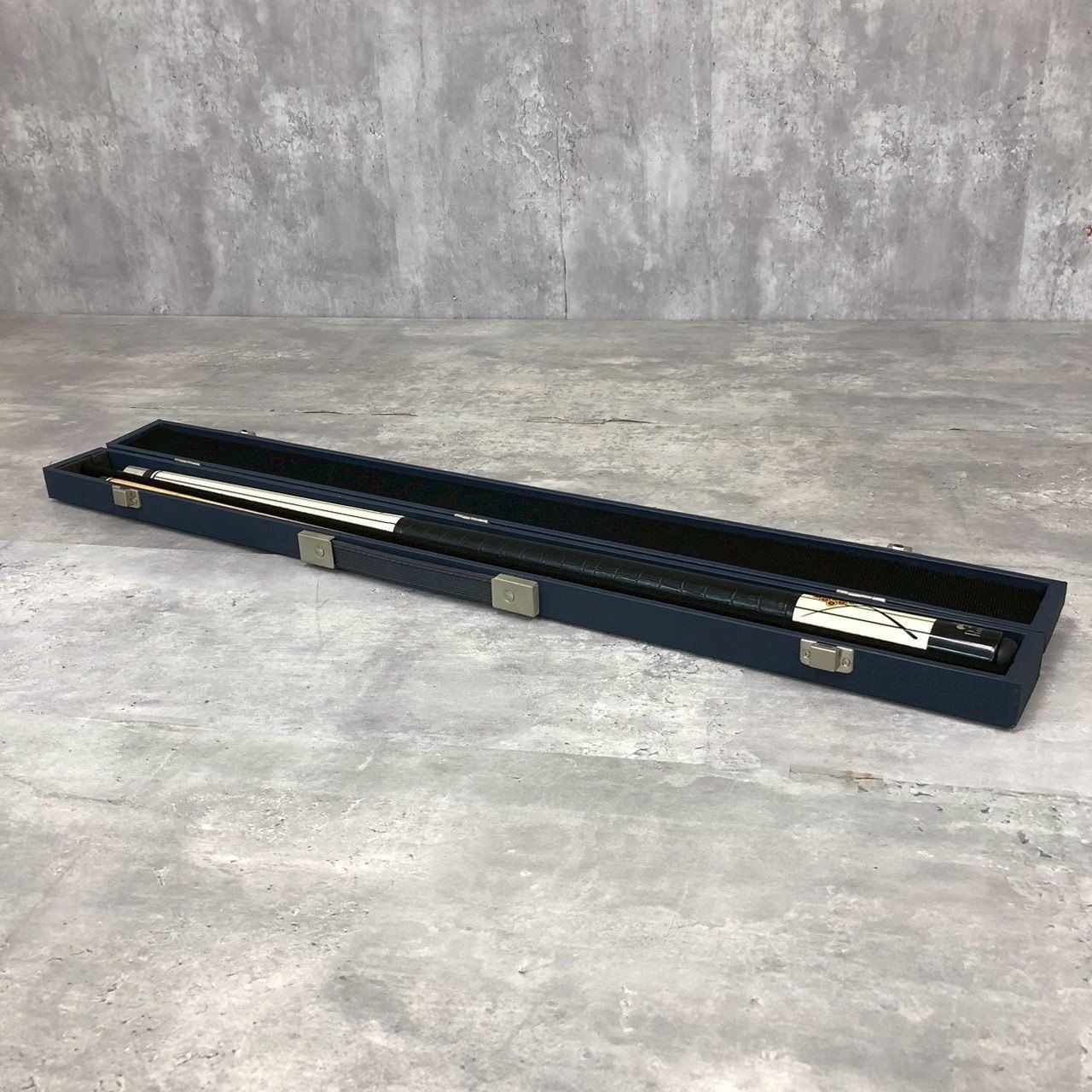 メーカー:Round　ラウンド　ビリヤード キュー Round ラウンド ビリヤード キュー ケース入り 現状品 - メルカリ