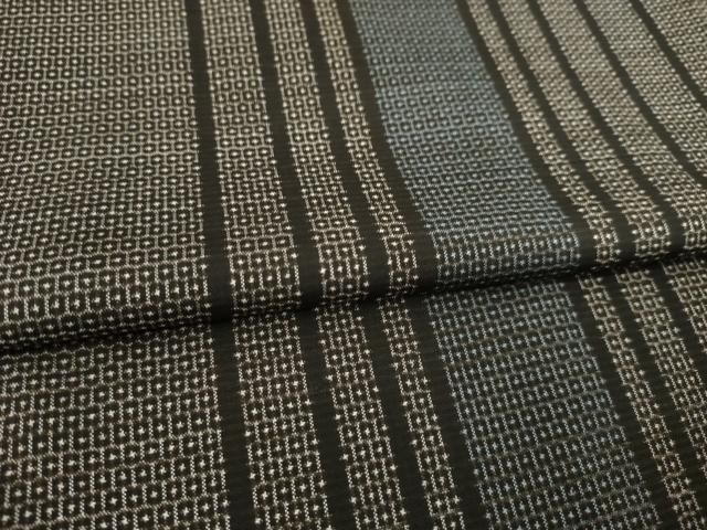 平和屋着物○本場大島紬 古代染色純泥染め 手織り 100亀甲 間道 深田兼