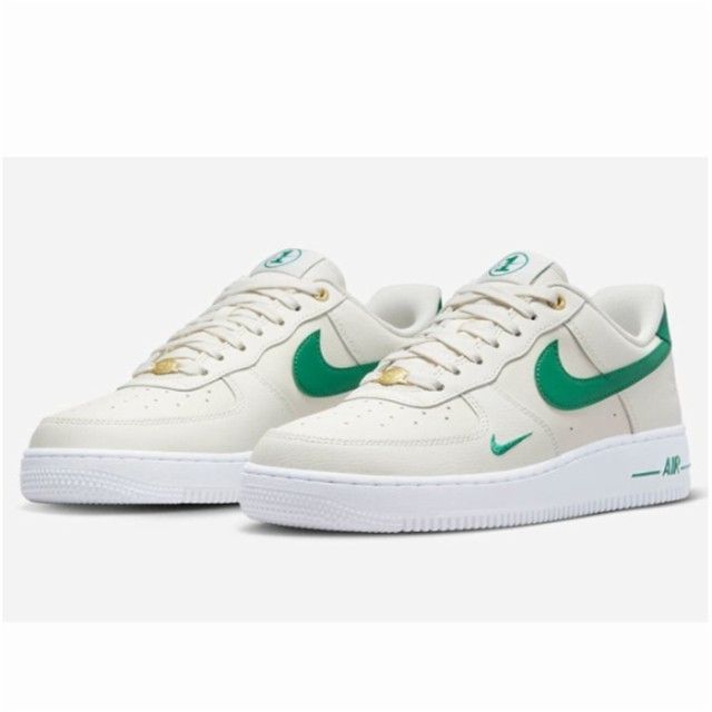 【10％割引クーポン配布】新品 NIKE ナイキ スニーカー ナイキ エア フォース 1 07 NIKE AIR FORCE 1 07 セイル/メタリックゴールド/グリーン DQ7582-101メンズ レディース 男女兼用 並行輸入品