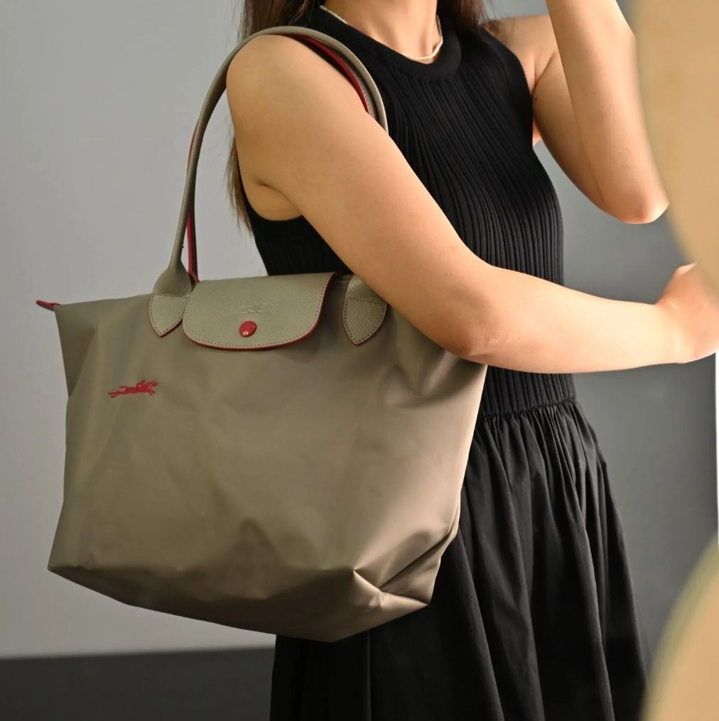 新品 Longchamp ル プリアージュハンドバッグ 70周年 馬刺繍 L スペシャル特典 新品 Longchamp ル プリアージュハンドバッグ 70