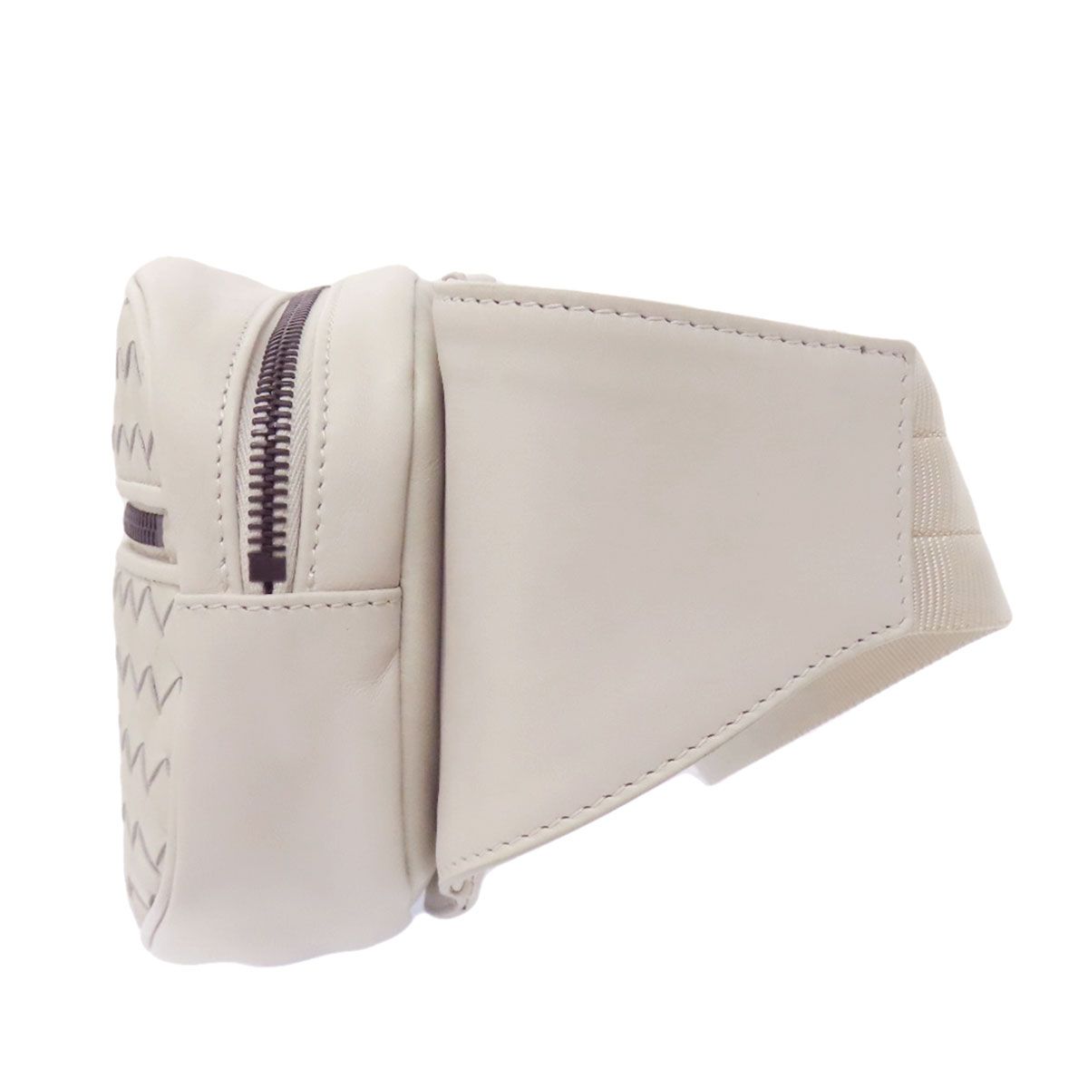 イントレチャート ボディバッグ