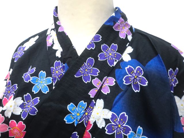 未使用　綿紅梅浴衣　桜柄　さんび　身丈（肩から）167㎝ 一輝堂】リサイクル着物 浴衣 綿紅梅 桜柄 身丈161.5cm 裄丈64cm