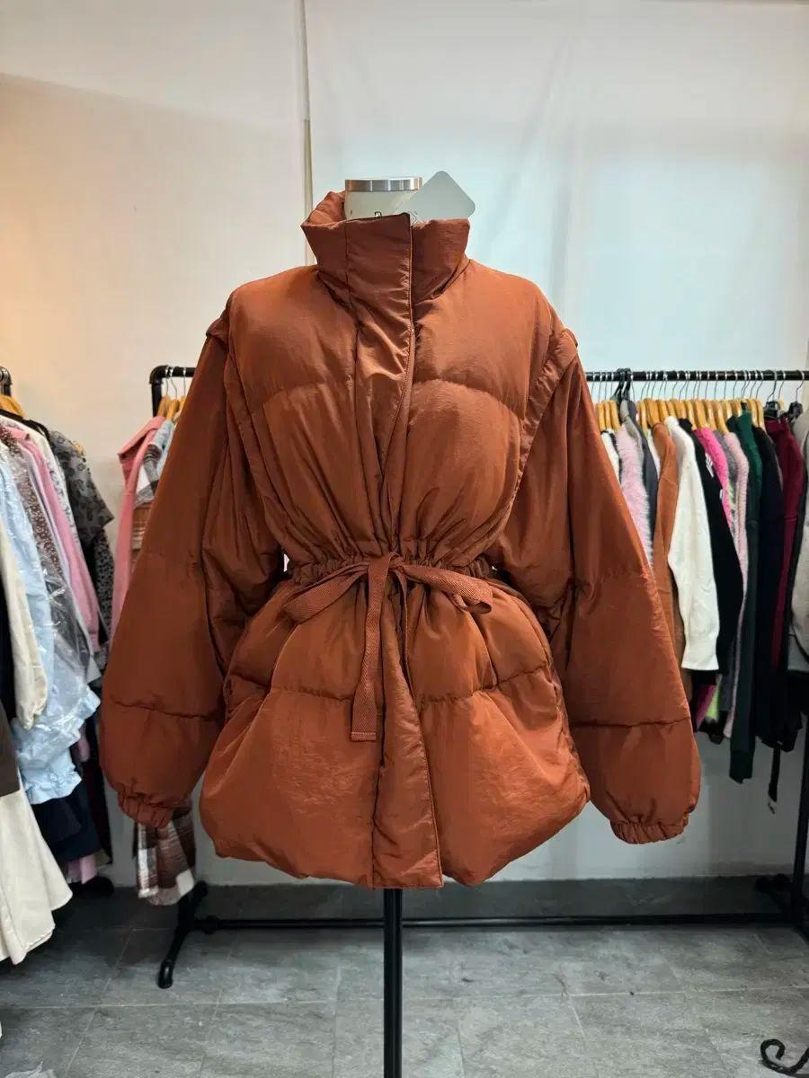 ダウンジャケット ダウンベストも可