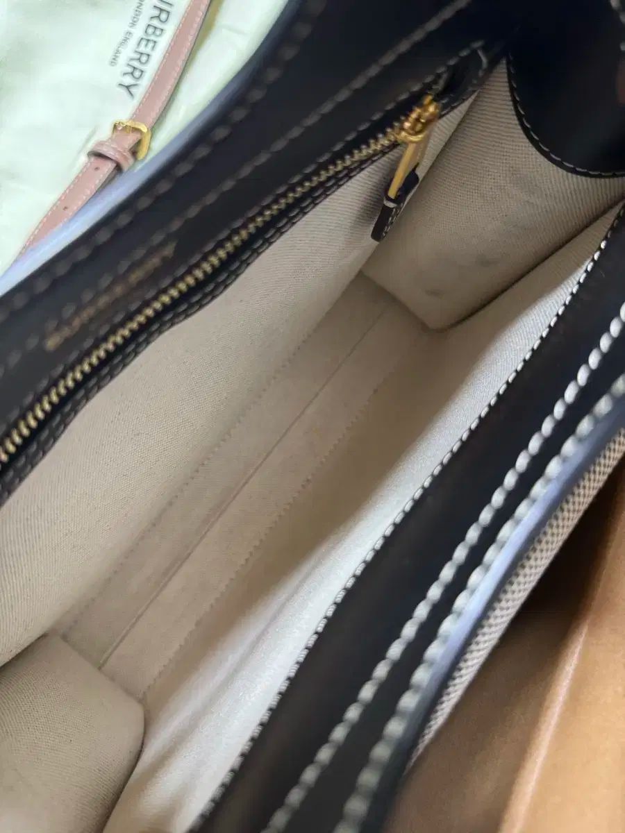 Burberry バーバリー