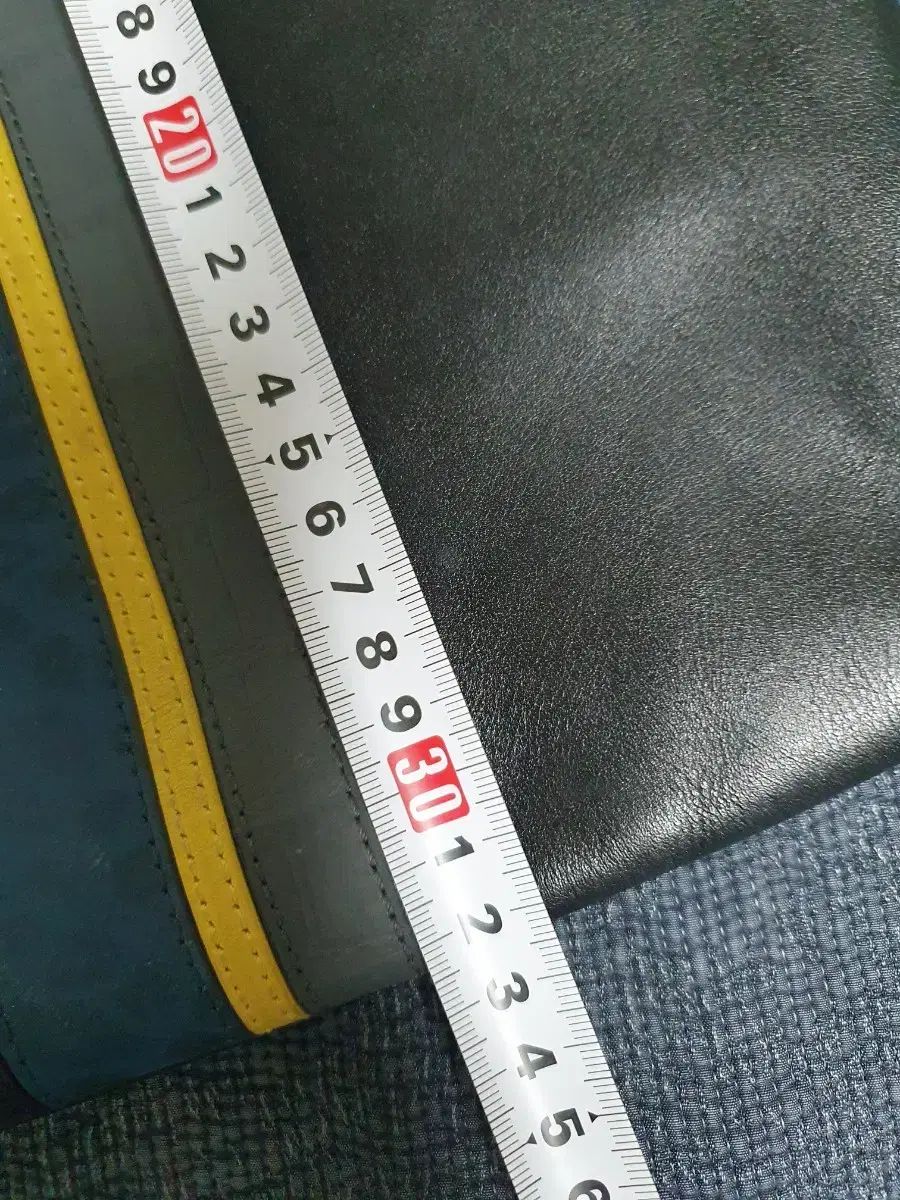 男性用クロスボディバッグ