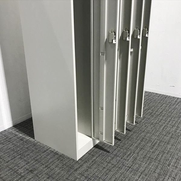 オカムラ グレー