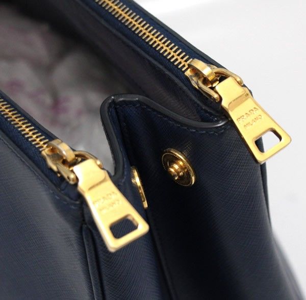 PRADA ガレリア