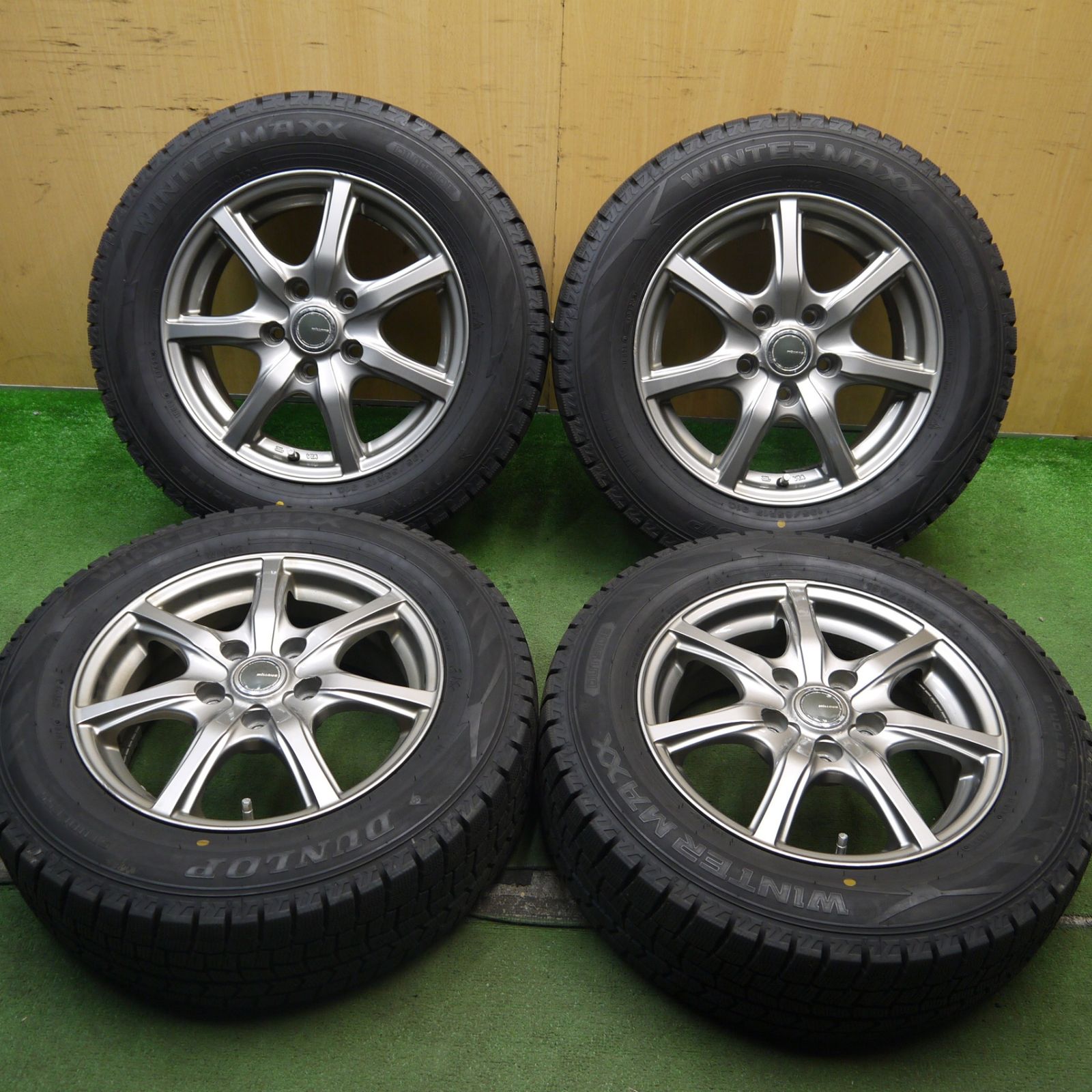 国産バリ溝23年式195/65R15 スタッドレス