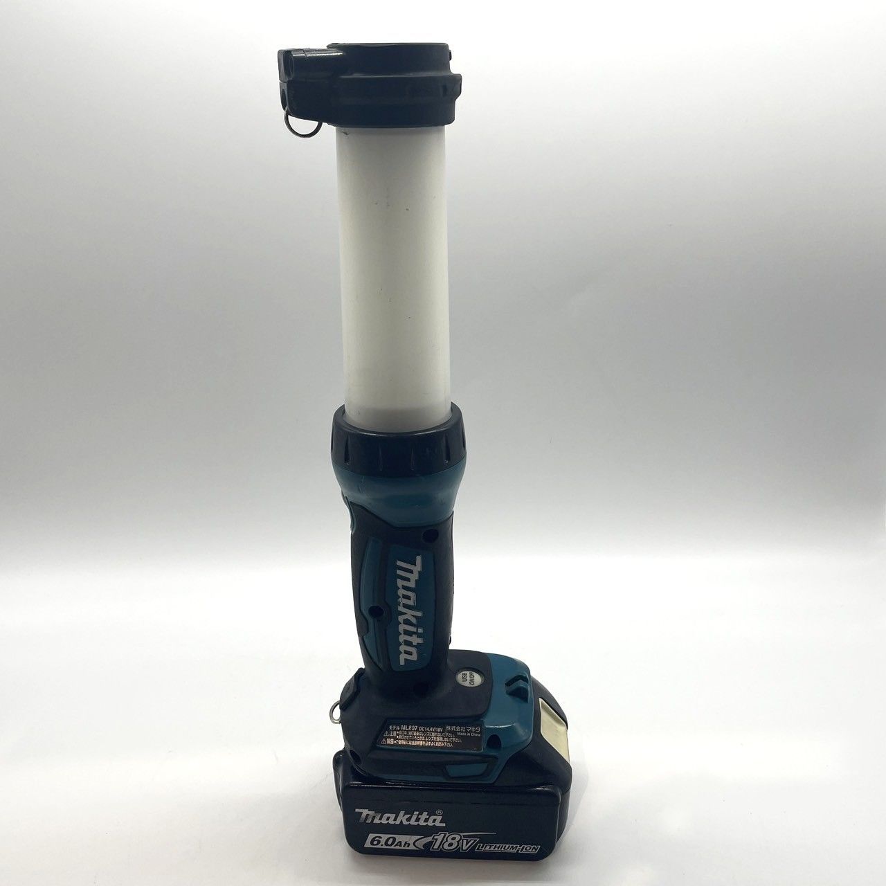 Makita - マキタmakita　充電式ライトML805＋中古バッテリー ☆中古品☆makita マキタ 14.4V/18V 充電式LEDワークライト