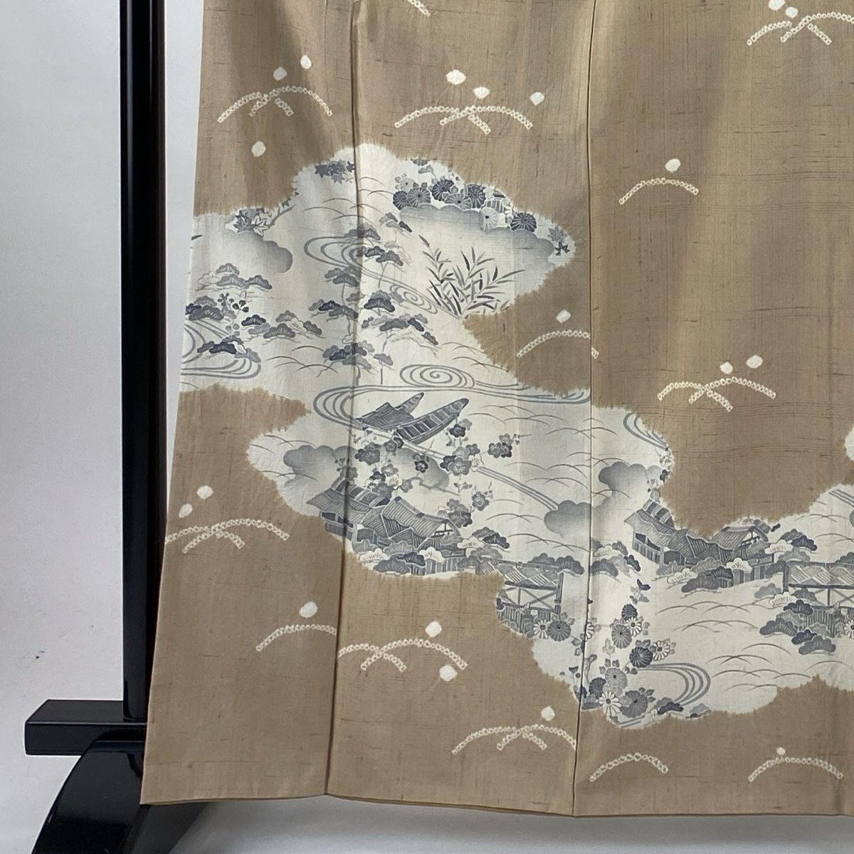 511mh73☆付下げ 紬地 ややふくよかサイズ 枝に葉 抽象柄 焦げ茶色