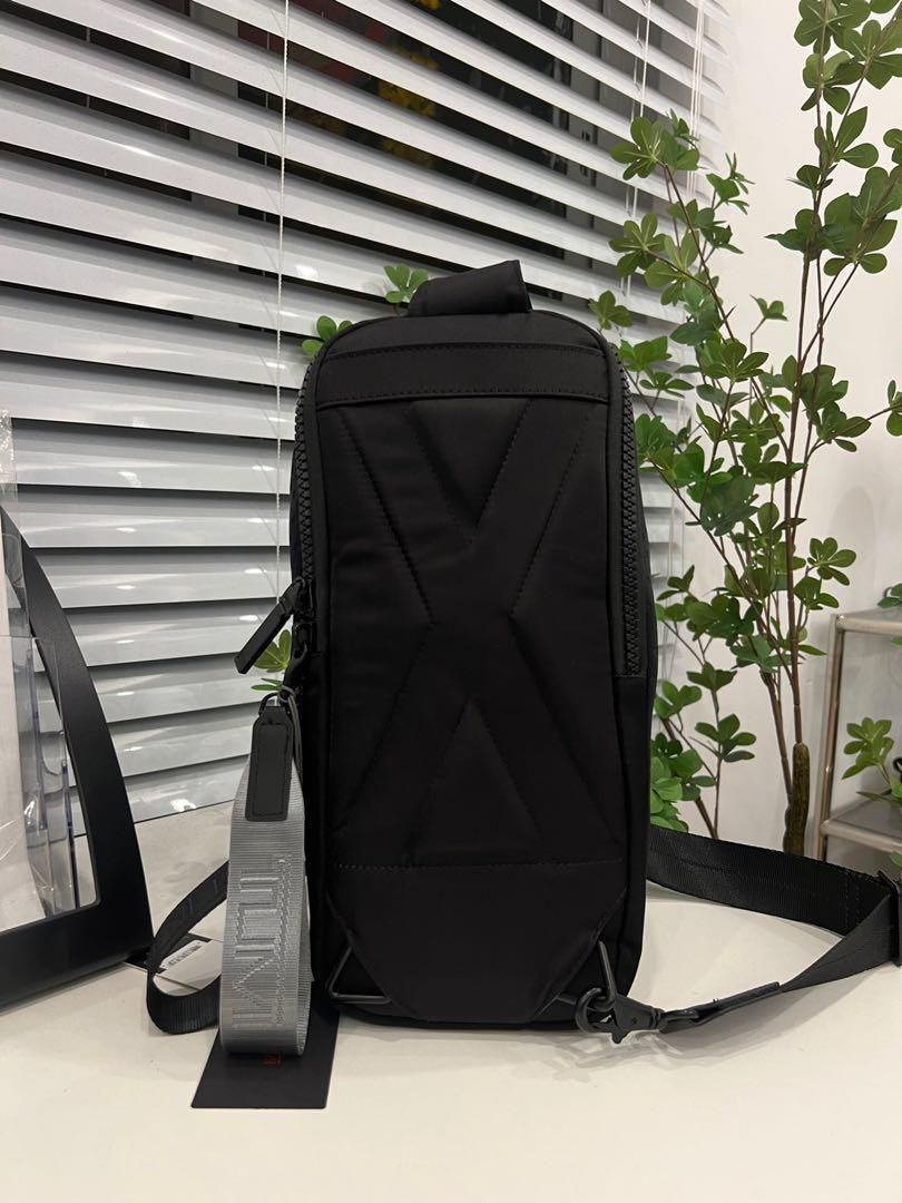 TUMIトゥミ Tahoe DJ BAG リングロック ブラック ボディバッグ