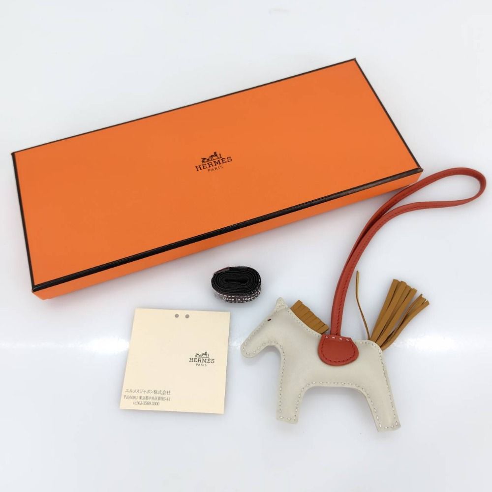 05w15580 エルメス HERMES ロデオチャームPM クレ|セサミ|コーネリアン レディース ストラップ 品
