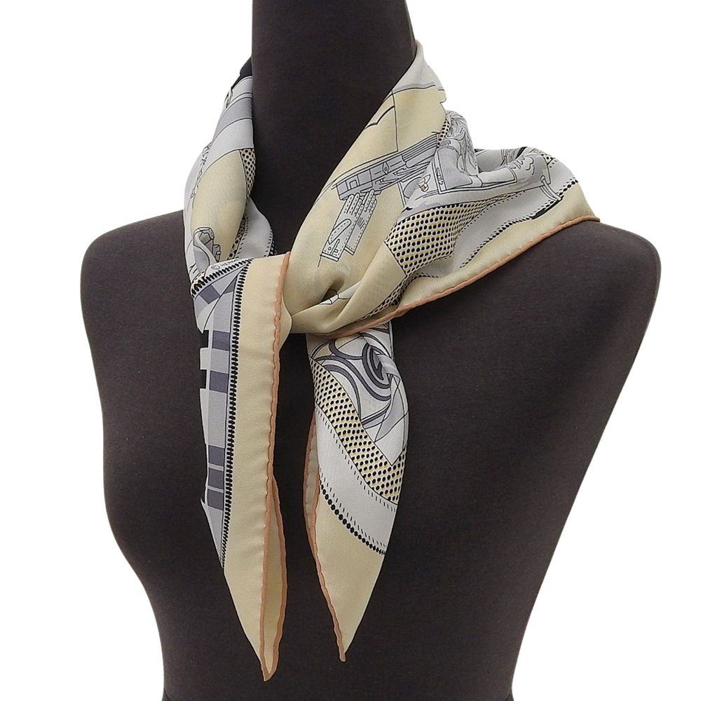 エルメス HERMES 23SS 2025年商品 Confort en Automobile 自動車の快適 カレ70 シルク100% スカーフ ストール ユニセックス ほぼ♥