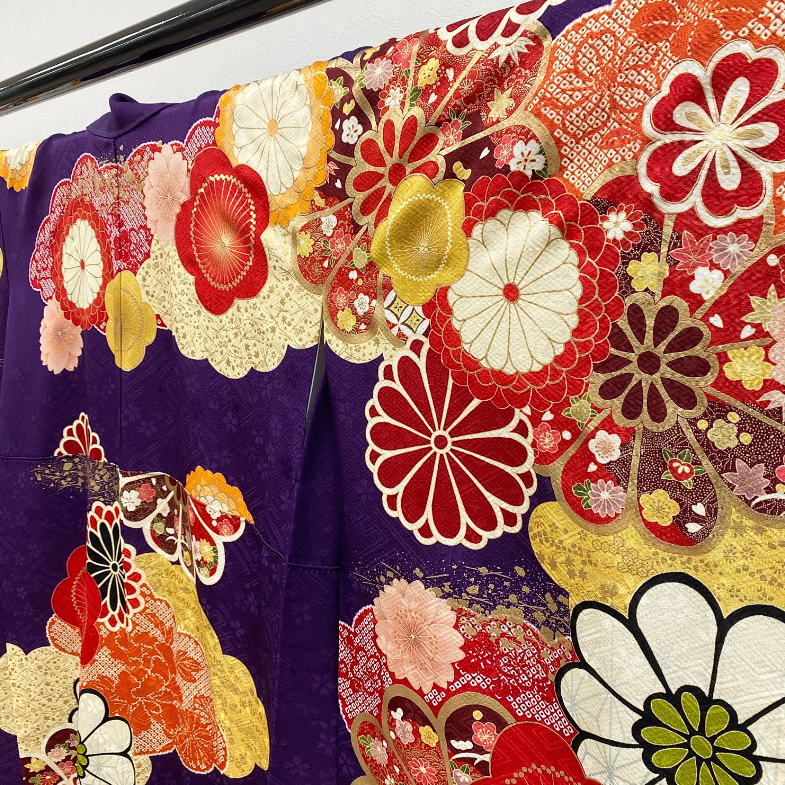 振袖 金駒 金彩 紋意匠 和モダン身丈162cm 撥水加工済 MO3149