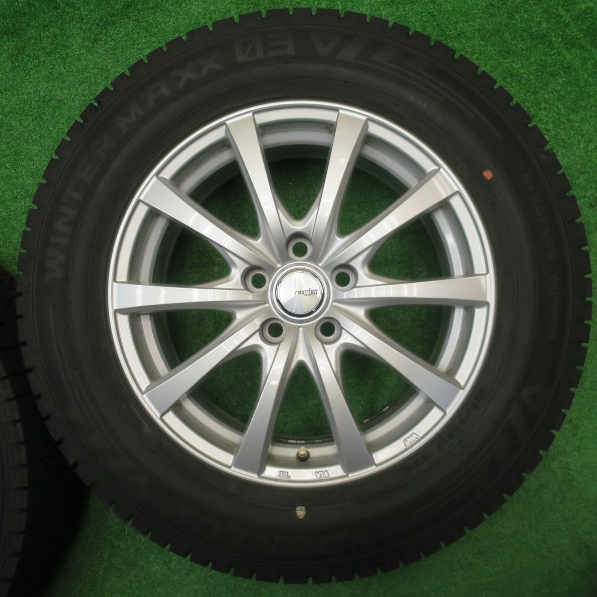 バリ溝 24年 キレイ 9.5分以上 スタッドレス 225|65R17 ダンロップ ウインターマックス03 ravrion RS01 ラブリオン 17インチ PCD114.3|5H 5101601NJス