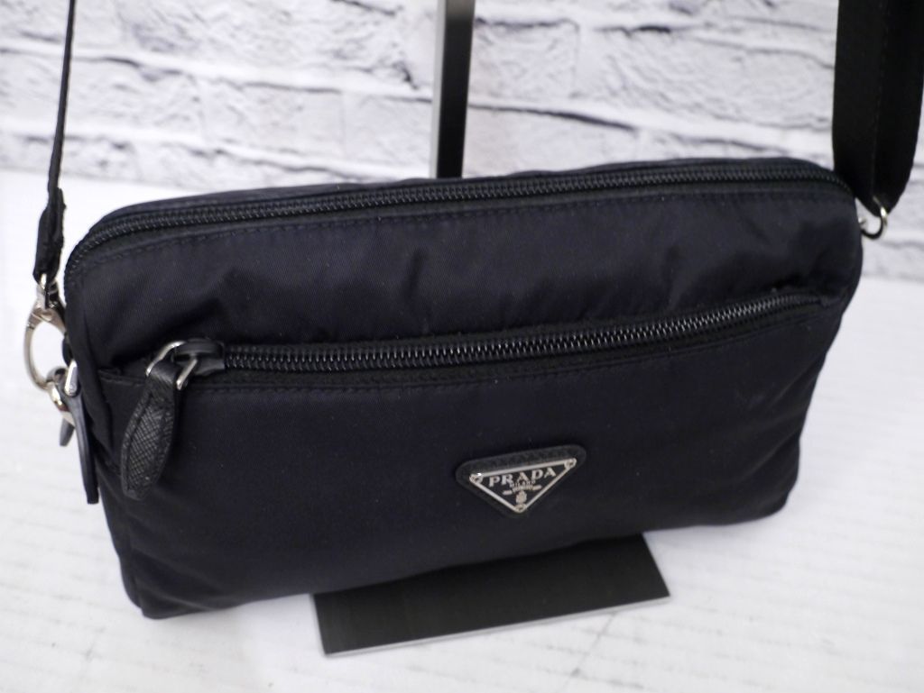 PRADA(プラダ) ナイロン クロスバッグ ホーボーバッグ 正規品 美品 関税負担なし☆PRADA プラダ ナイロンクロスボディパック (PRADA