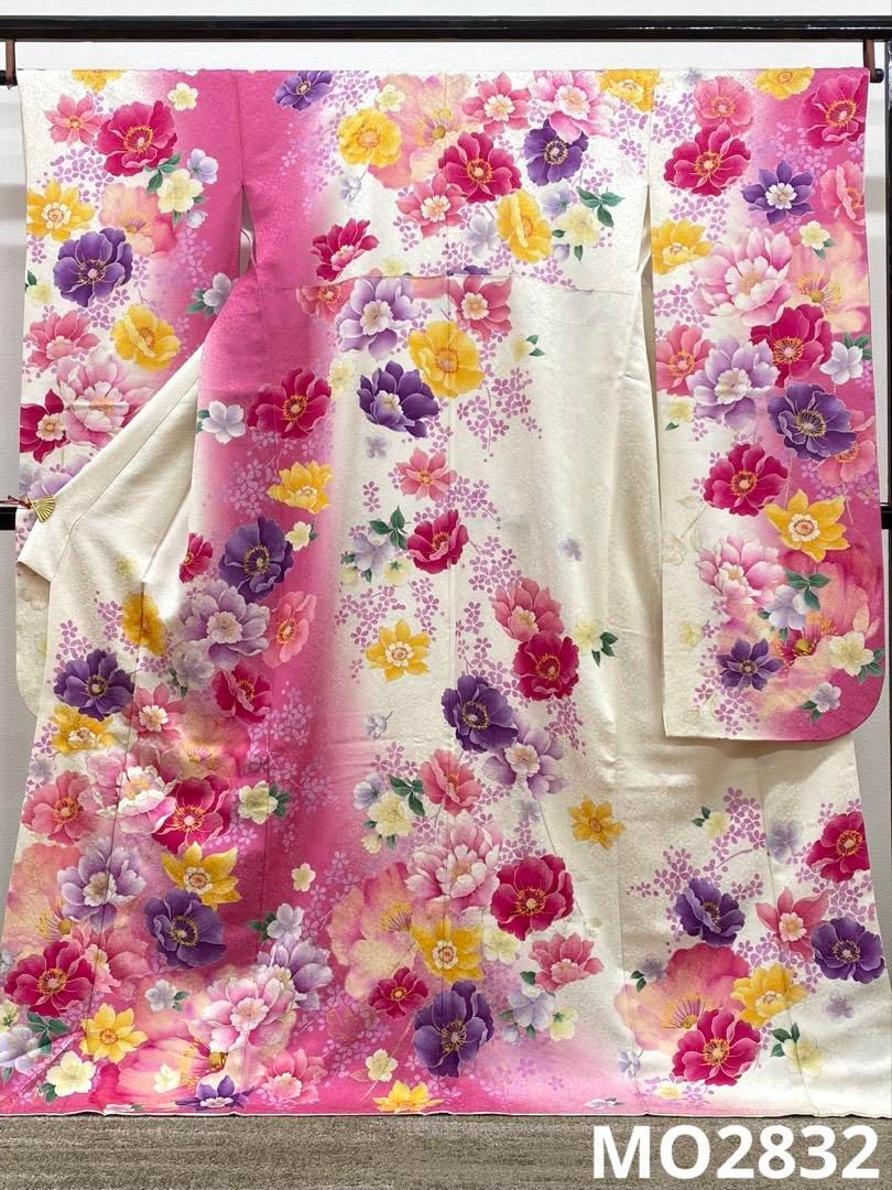 モデル振袖 押切もえ 豪華 金通し 刺繍 金彩 紋意匠 身丈170cm