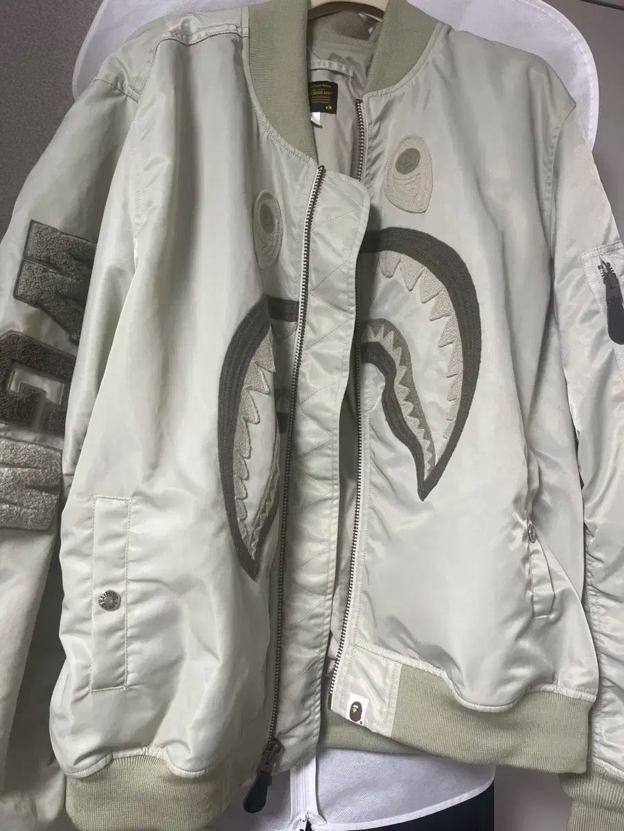 BAPE A BATHING APE アベイシングエイプ シャーク ボンバー ジャケット ベージュ